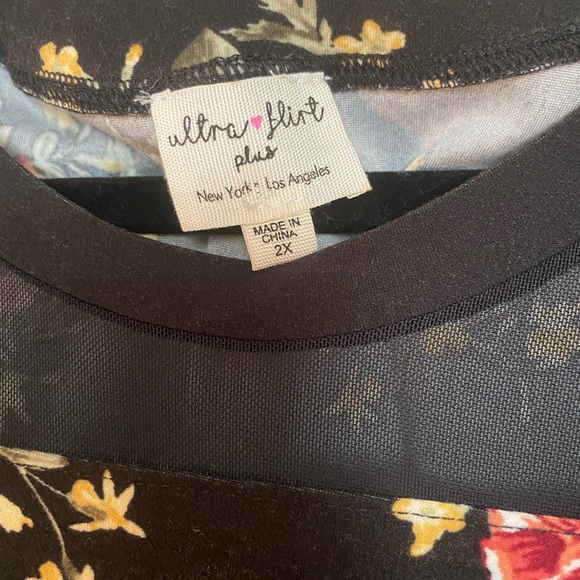 Floral Top - Picture 2 of 2